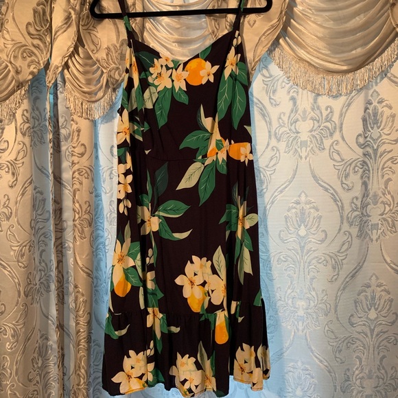 Old Navy Dresses & Skirts - Floral print Old Navy dress